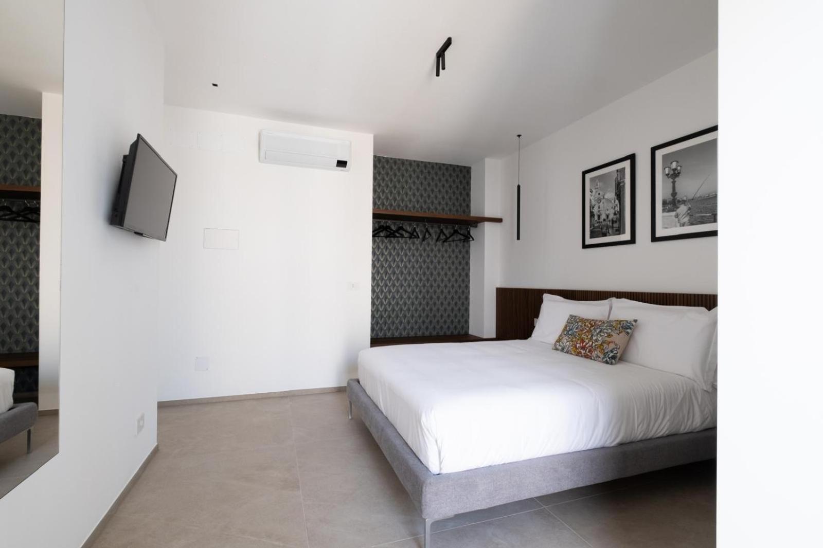 Riviera Apulian Rooms Bari Esterno foto